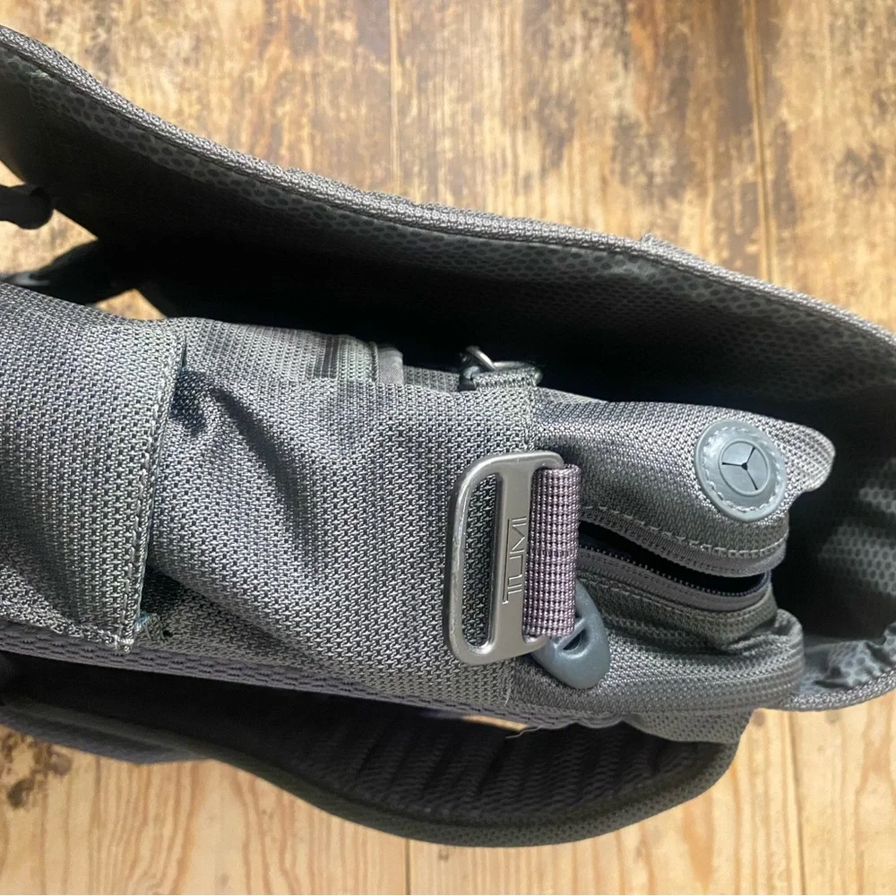 Tumi tech pulse